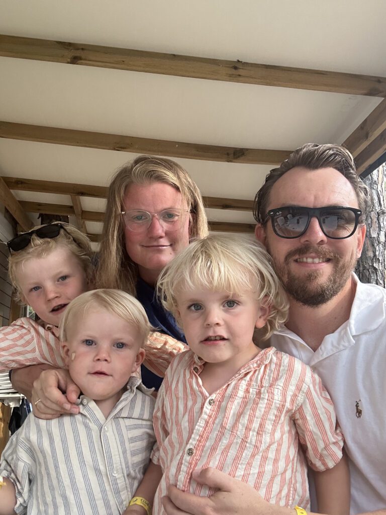 The family behind JuniorTravelClub: two parents and their three young children